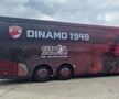 Au apărut primele imagini cu noul autocar al lui Dinamo, care îi va duce pe fotbaliști la stadion pentru prima dată la meciul cu Unirea Slobozia, care se va juca vineri, 13 septembrie, de la 21:00, în runda #9 din Superliga.