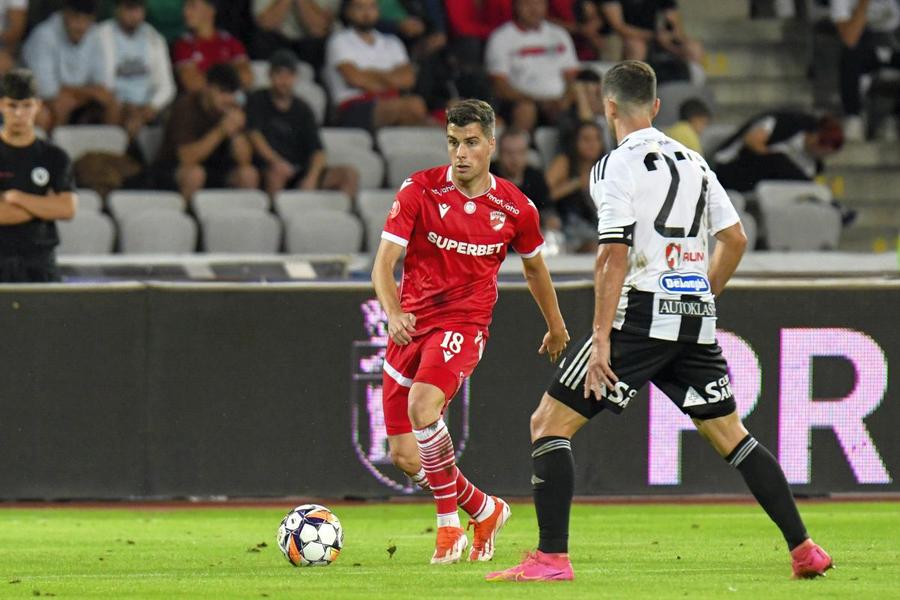 Alberto Soro, în timpul meciului U Cluj - Dinamo 1-0 / foto: Imago Images „Transferul verii” revine la Dinamo! Pariul lui Kopic mai primește o șansă