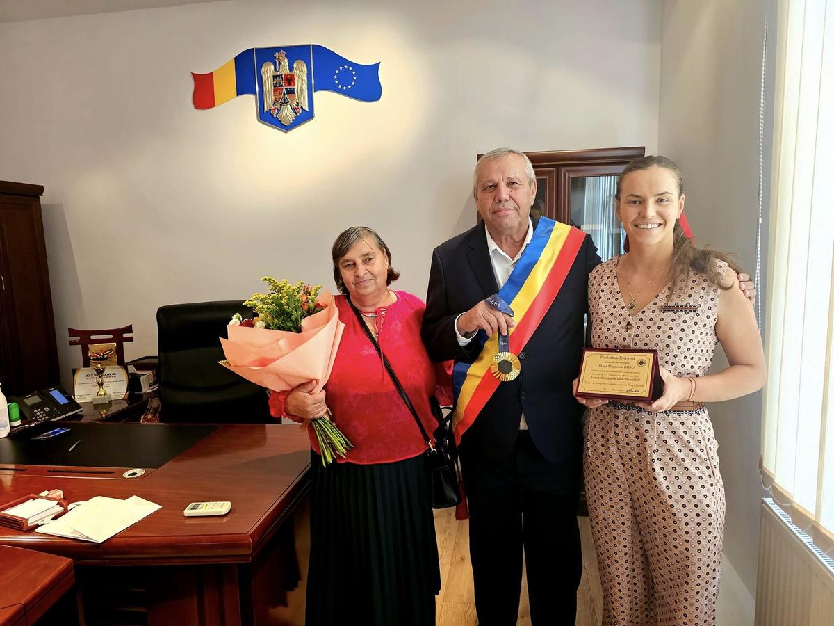 INACCEPTABIL! După Iohannis, a comis-o și primarul! Stupoare la premierea canotoarei de aur de la Jocurile Olimpice