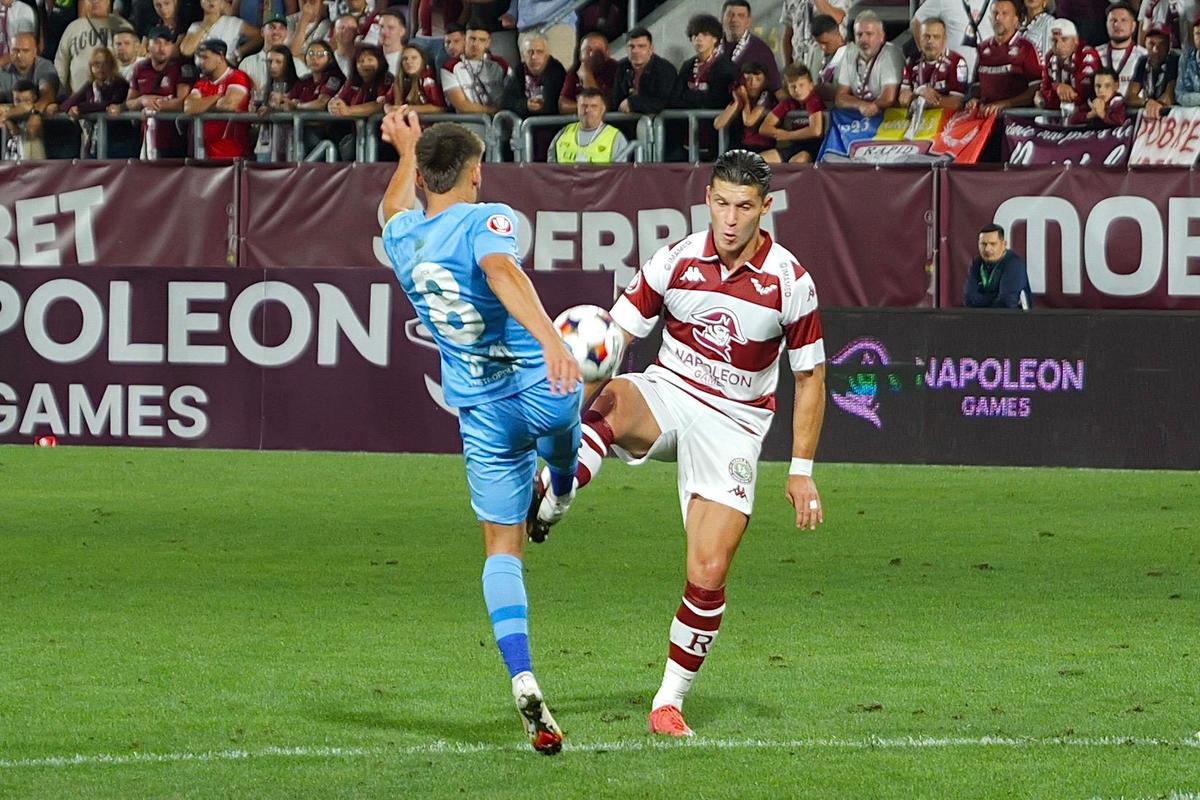 Gazon Giulești Rapid - FC Voluntari