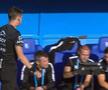 Mai rar așa ceva! Ce a făcut arbitrul-golgheter înainte să dea startul meciului de Superligă