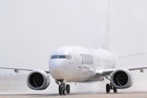 Cum arată avionul „Mircea Lucescu”, primul Boeing 737 MAX 8 intrat în flota TAROM » GSP a zburat la bordul aeronavei