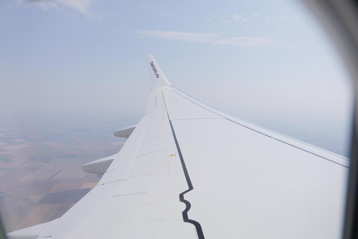 Cum arată avionul care îi poartă numele regretatului Mircea Lucescu // foto: Andrei Furnigă (GSP)