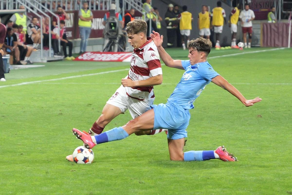 Gazon Giulești Rapid - FC Voluntari