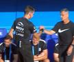 Mai rar așa ceva! Ce a făcut arbitrul-golgheter înainte să dea startul meciului de Superligă
