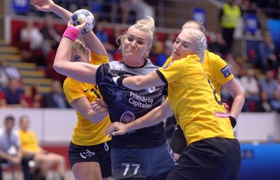 CSM BUCUREȘTI - ROSTOV DON 23-23 // Crina Pintea, interviu după egalul cu CSM-ului cu Rostov: „Îmi place atitudinea echipei de acum!”