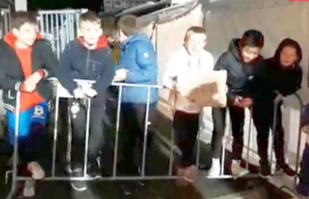 FEROE - ROMÂNIA 0-3 // Reporterul GSP a surprins un moment GENIAL la Torshavn: ce au făcut câțiva copii feroezi pentru Ianis Hagi