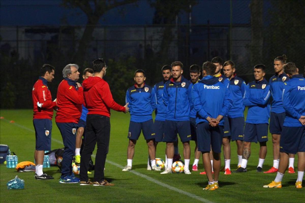 ROMÂNIA U21 - MALTA U21. Asta mai lipsea! Răzvan Burleanu, „secundul” lui Stoichiță!  Ce s-a întâmplat la ultimul antrenament + Man și Moruțan, în premieră în Ghencea