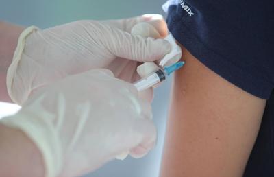 FCSB cere schimbarea protocolului medical! Clubul lui Becali solicită testarea și pentru vaccinați + Singura echipă cu procent de vaccinare apropiat de 100%