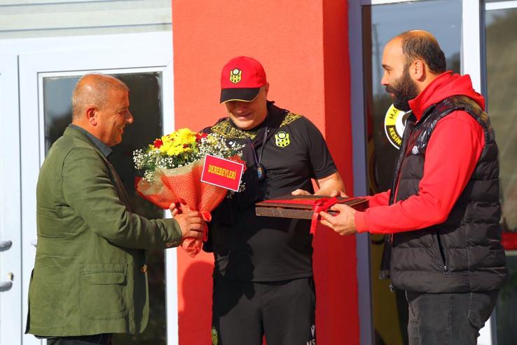 Sursă foto: Twitter Öznur Kablo Yeni Malatyaspor @YMSkulubu