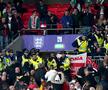 Din nou scandal la Anglia - Ungaria! » Bătaie pe Wembley: maghiarii i-au forțat pe polițiști să se retragă în stadion, după îngenuncherea contra rasismului