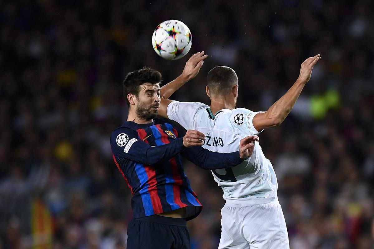 Internetul râde de Pique după gafa din Barcelona - Inter » Cele mai tari glume la adresa fundașului