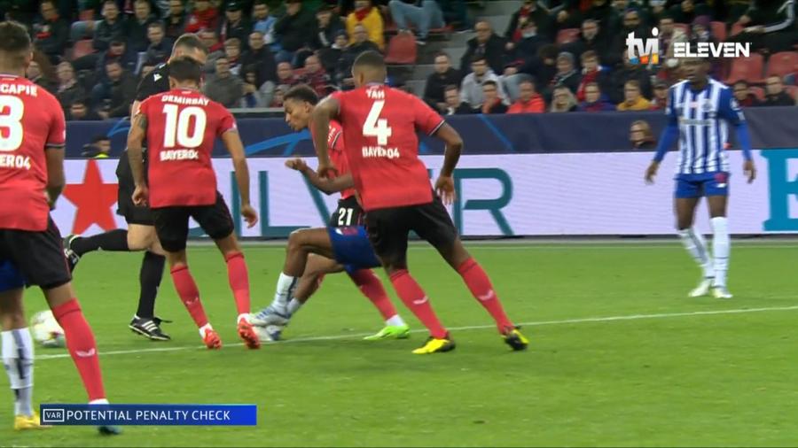 Kovacs, corectat de VAR în Bayer Leverkusen - FC Porto! Meci greu, cu 3 penalty-uri și un record inedit