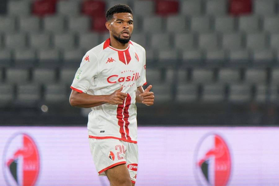 Malcom Edjouma, în tricoul lui Bari A vrut să plece de la FCSB, acum e un dezastru la noua echipă » Și-a enervat deja conducerea: „Trezește-te!”