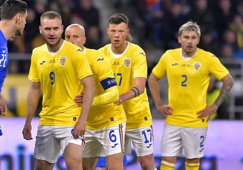 Adrian Rus, al doilea dreapta, a fost om de bază în apărare la începutul mandatului selecționerului Edi Iordănescu FOTO: Gazeta Sporturilor
