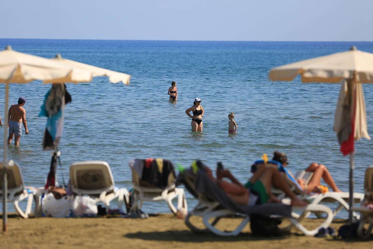 Aniversare în cantonamentul naționalei României, în ziua meciului cu Cipru