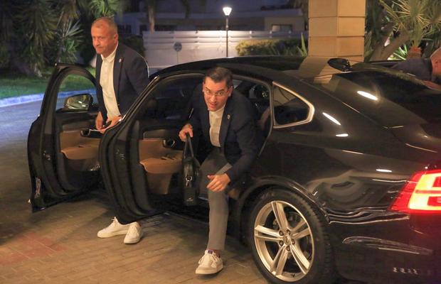 3 informații de ultimă oră înainte de Cipru - România » Pe cine a adus Răzvan Burleanu în Larnaca