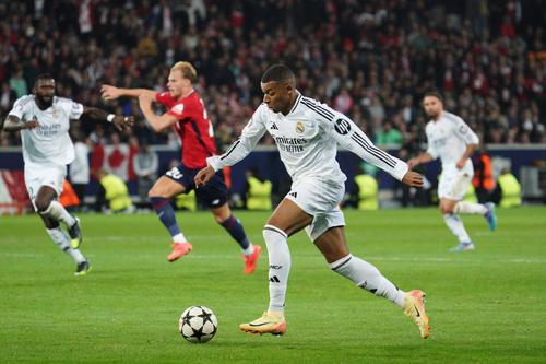 Kylian Mbappe, în acțiune, în meciul pierdut de Real la Lille (0-1) în Champions League / Foto: Imago