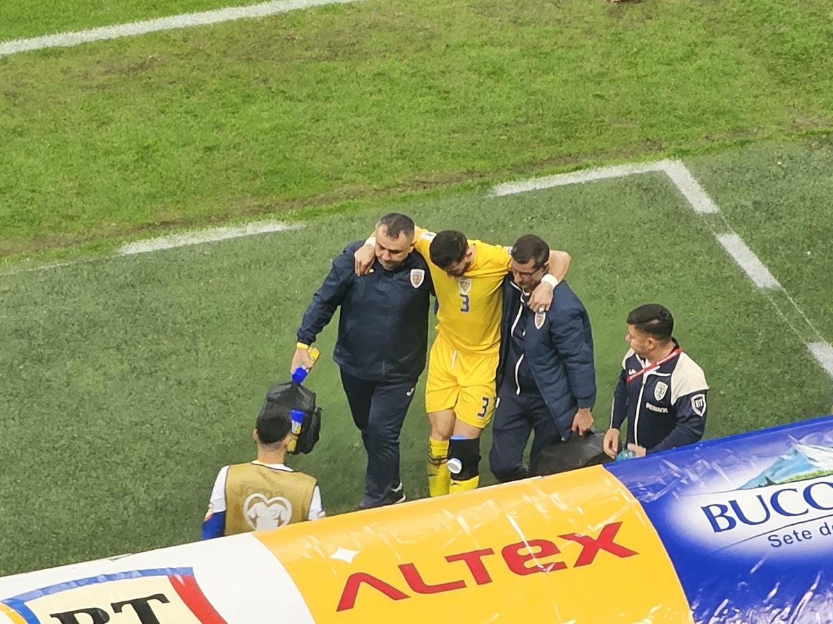 Mihai Popescu s-a accidentat în România - Austria! Imagini emoționante pe margine: consolat de Șut și de rivalul din Superligă