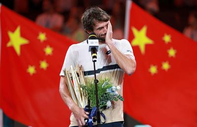 Poveste de basm la Shanghai: locul 204 în lume a câștigat turneul Masters 1000, învingându-și vărul în finală!
