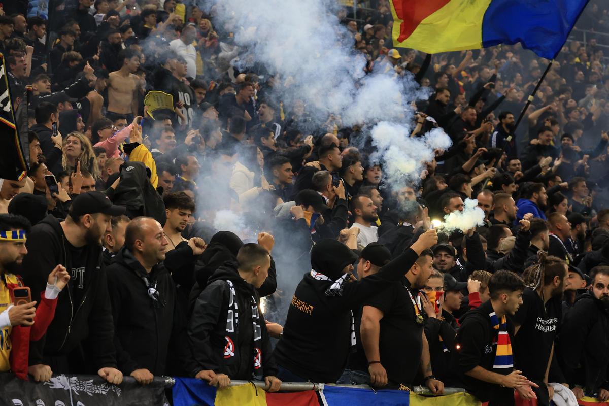 Ianis Hagi, șef de galerie după România - Austria
