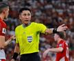 Scandal de PROPORȚII la meciul din preliminarii! TREI „roșii” sub privirile marelui Patrick Kluivert după ce l-au bruscat pe arbitru