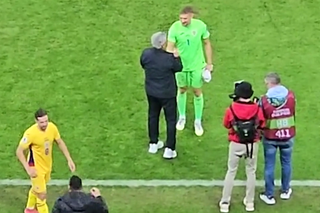 Singurul tricolor strâns în brațe zeci de secunde de Mircea Lucescu a dezvăluit ce i-a spus după meci: „Asta mi-a spus”