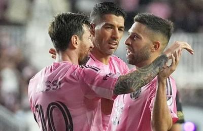 Ca pe vremuri! Messi, „dublă” de senzație pentru Inter Miami » Luis Suarez, golul 600