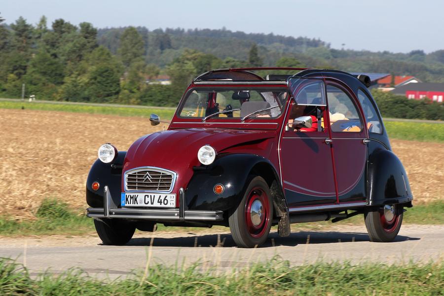 Legendarul Citroen 2CV Citroen readuce la viață legenda 2 CV! Mașina electrică de 15.000 de euro care promite să cucerească Europa