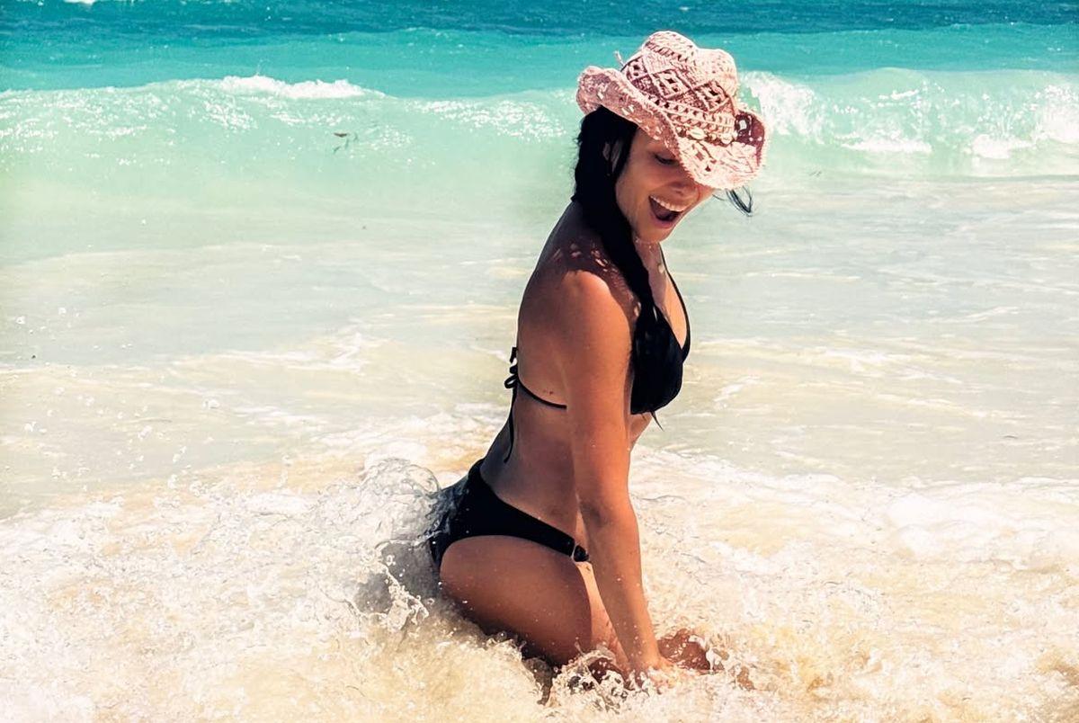 La 43 de ani, Corina Caragea a făcut senzație pe plajele din Hawaii: „Și parcă tot n-am stat suficient”