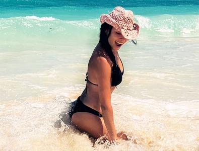La 43 de ani, Corina Caragea a făcut senzație pe plajele din Hawaii: „Și parcă tot n-am stat suficient”