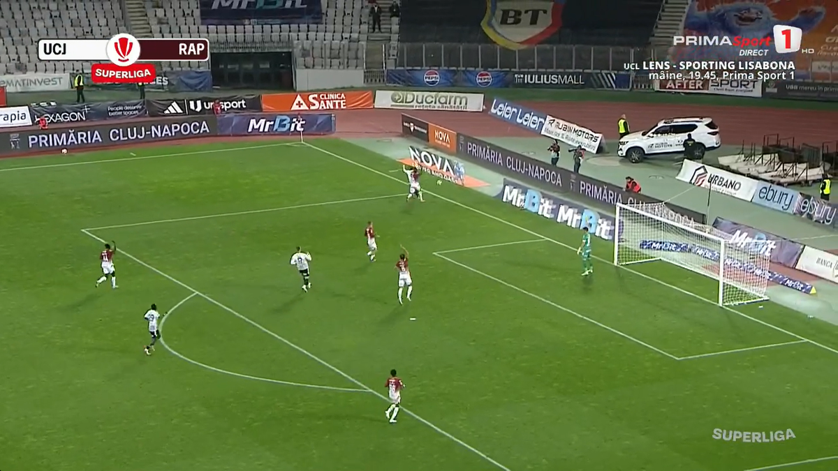 U Cluj a solicitat un penalty în meciul cu Rapid după un posibil henț al lui Sheriff Sinyan