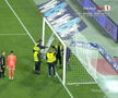 U Cluj - Rapid, întrerupt 4 minute după ce s-a rupt plasa / FOTO: captură @Prima Sport