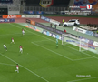 U Cluj a solicitat un penalty în meciul cu Rapid după un posibil henț al lui Sheriff Sinyan / FOTO: captură @Prima Sport
