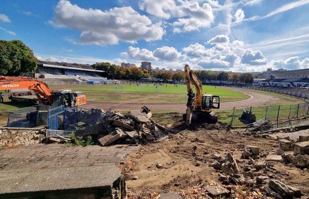 Un nou stadion în Superligă! Primele imagini de la demolarea vechii arene