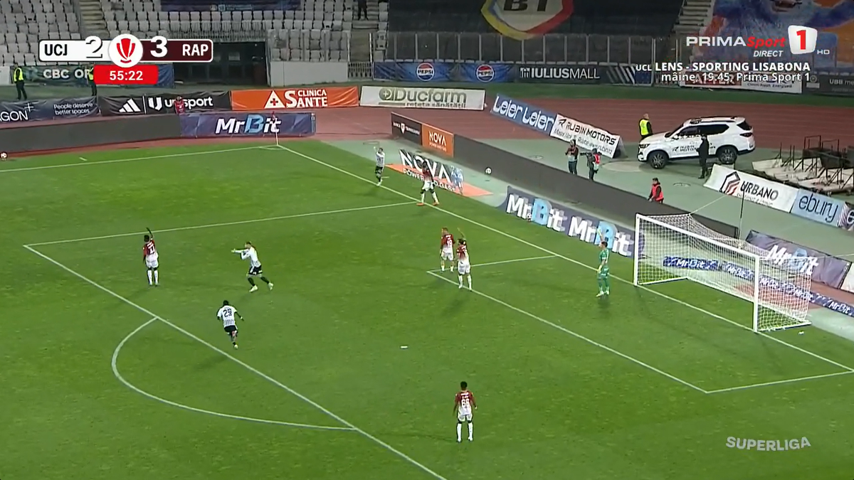 U Cluj a solicitat un penalty în meciul cu Rapid după un posibil henț al lui Sheriff Sinyan