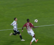 U Cluj a solicitat un penalty în meciul cu Rapid după un posibil henț al lui Sheriff Sinyan / FOTO: captură @Prima Sport