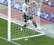 U Cluj - Rapid, întrerupt 4 minute după ce s-a rupt plasa / FOTO: captură @Prima Sport
