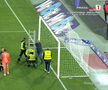 U Cluj - Rapid, întrerupt 4 minute după ce s-a rupt plasa / FOTO: captură @Prima Sport