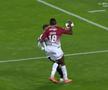 Penalty cerut de U Cluj în minutul 56! Ce s-a întâmplat la duelul dintre Sinyan și Ștefănescu / FOTO: captură @Prima Sport
