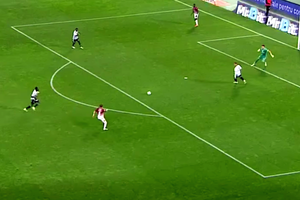Eroare catastrofală în U Cluj - Rapid: a urmat un gol de generic