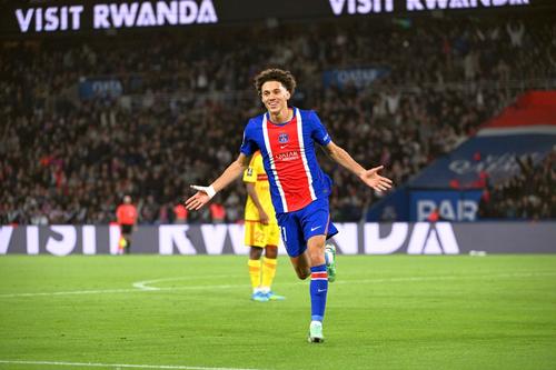 Maghnes Akliouche, gol în PSG - Le Mans 3-1 // foto: Imago