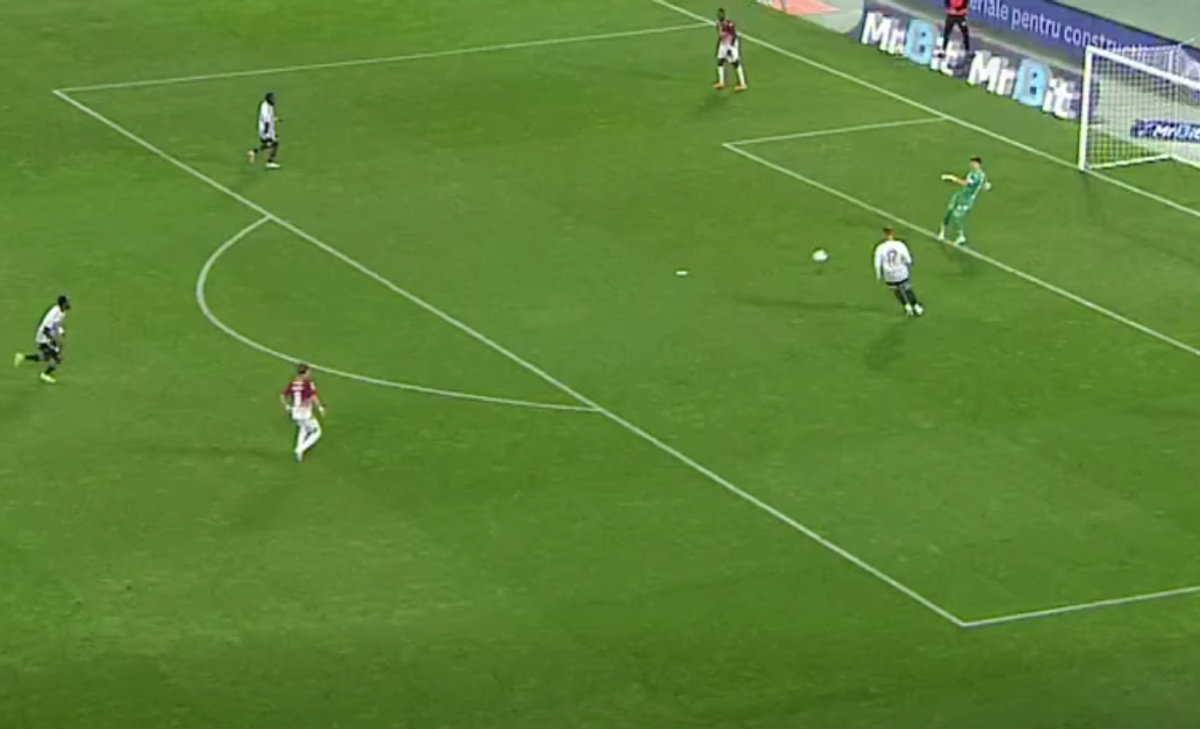 Eroare majoră în U Cluj - Rapid: a urmat un gol de generic