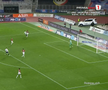 U Cluj a solicitat un penalty în meciul cu Rapid după un posibil henț al lui Sheriff Sinyan / FOTO: captură @Prima Sport