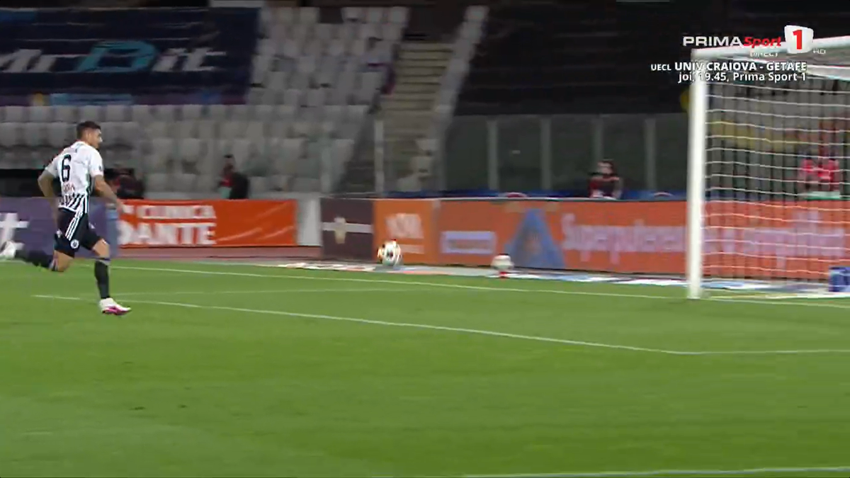 U Cluj - Rapid, întrerupt 4 minute după ce s-a rupt plasa