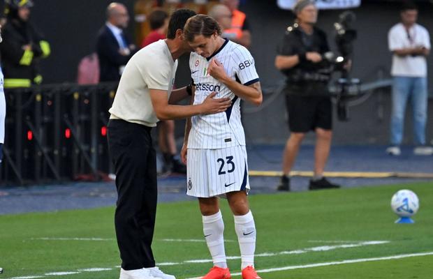 Cristi Chivu l-a surprins pe un titular: „După ce l-a scos la încălzire, i-a dezamăgit copiii din spatele băncii”