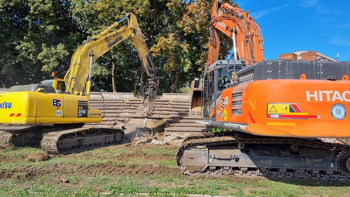 Un nou stadion în Superligă! Primele imagini de la demolarea vechii arene