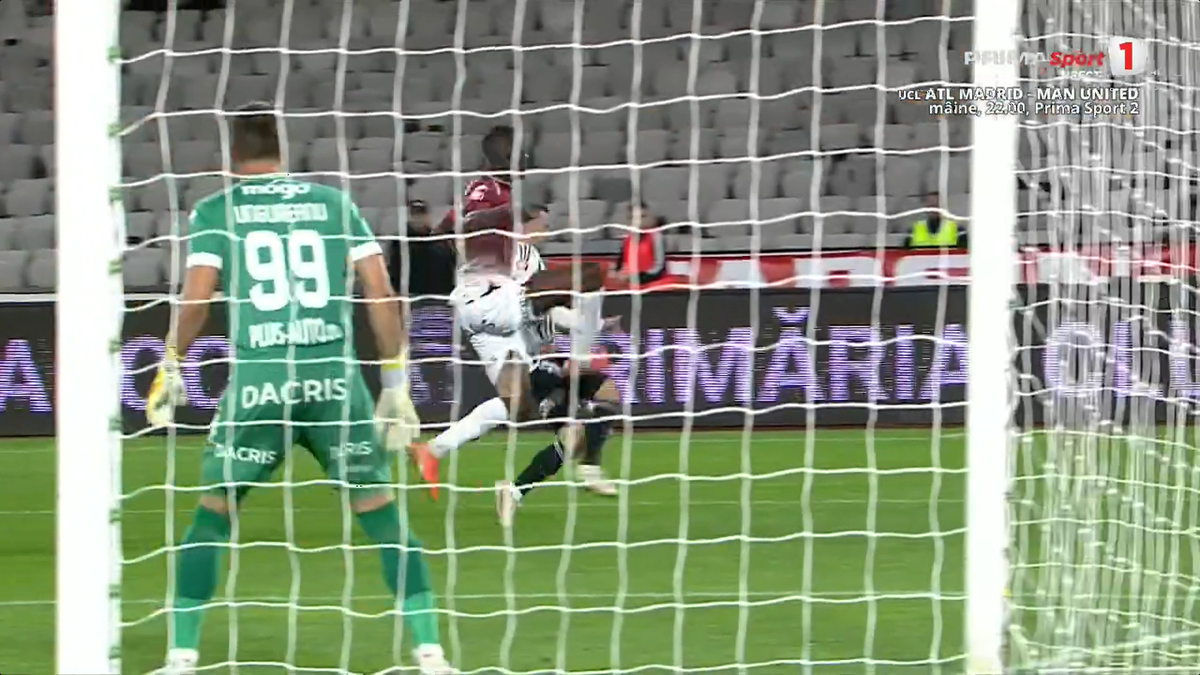 Fază controversată în U Cluj - Rapid! Au cerut penalty după un henț: decizia VAR