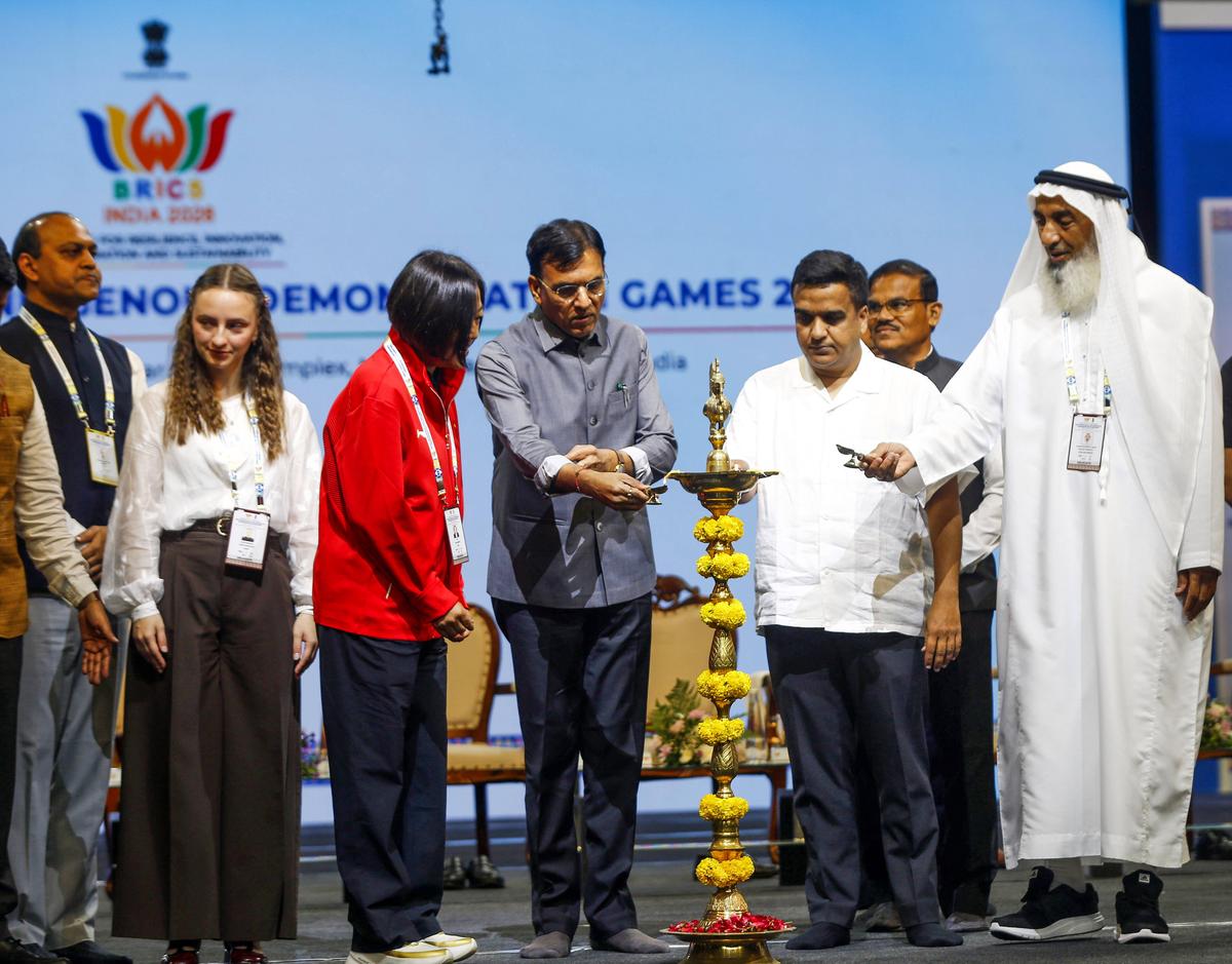 Sporturile despre care Europa aproape că n-a auzit » Spectacol la competiția din India, pe care Putin o voia rivala Jocurilor Olimpice
