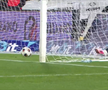 U Cluj - Rapid, întrerupt 4 minute după ce s-a rupt plasa / FOTO: captură @Prima Sport
